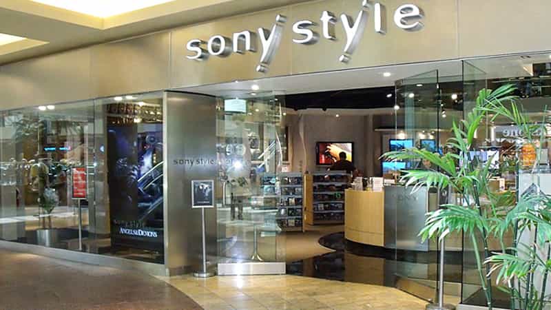 Frameless Glass Doors in Retail